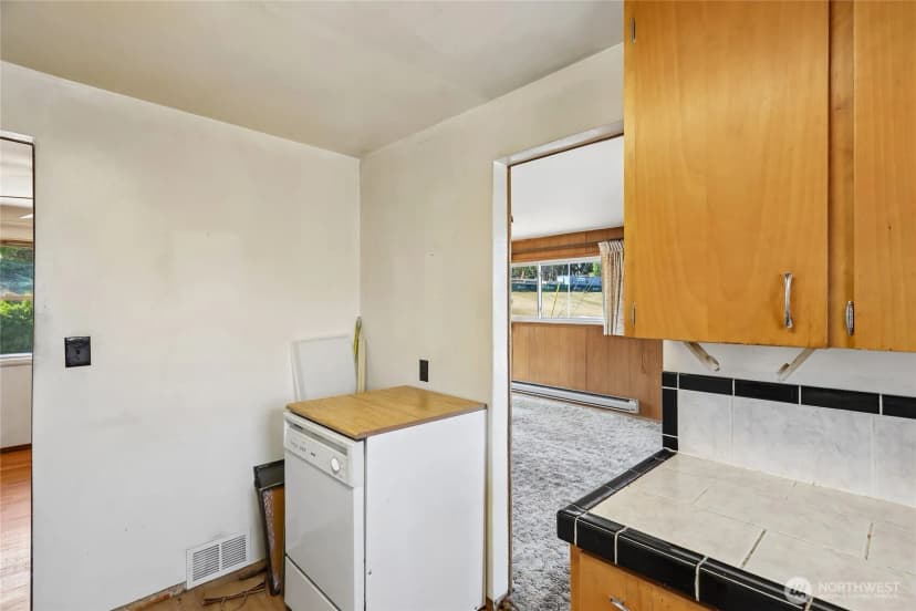 Property photo for 13004 Ambaum Boulevard Sw, Burien photo 13