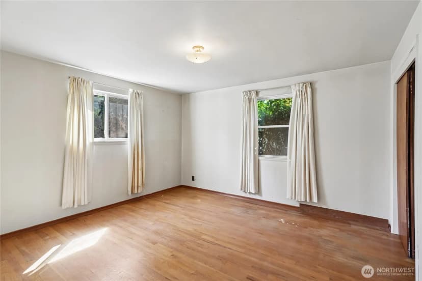 Property photo for 13004 Ambaum Boulevard Sw, Burien photo 15