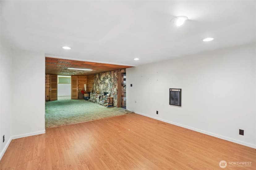 Property photo for 13004 Ambaum Boulevard Sw, Burien photo 25