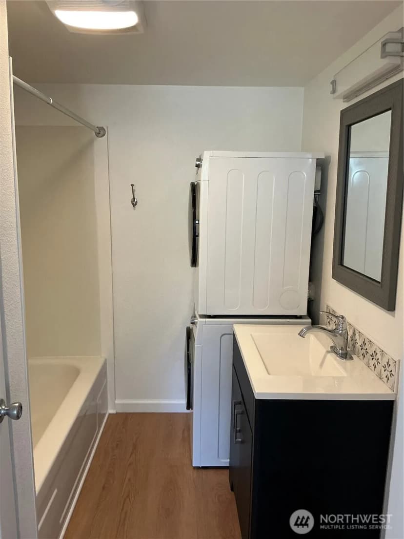 Property photo for 325 Hawthorne Street, Burlington photo 21