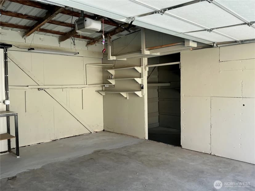 Property photo for 325 Hawthorne Street, Burlington photo 31