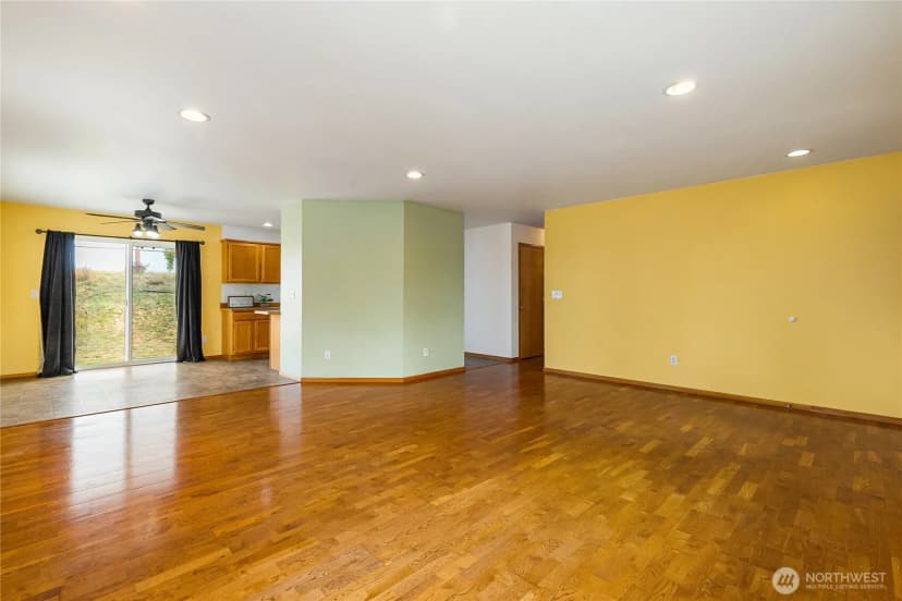 Property photo for 1425 Spruce Street, Lynden photo 4