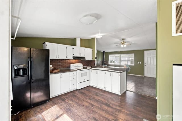 Property photo for 11509 20th Avenue Ct E #32, Tacoma photo 5