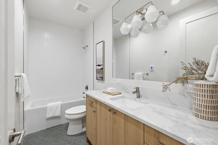 Property photo for 10026 Slater Avenue Ne, Kirkland photo 24