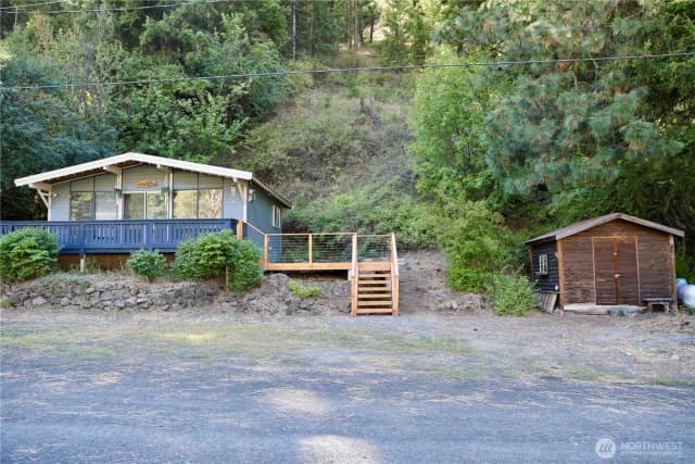 Property photo for 230 Pine Cliffs Drive, Naches photo 2