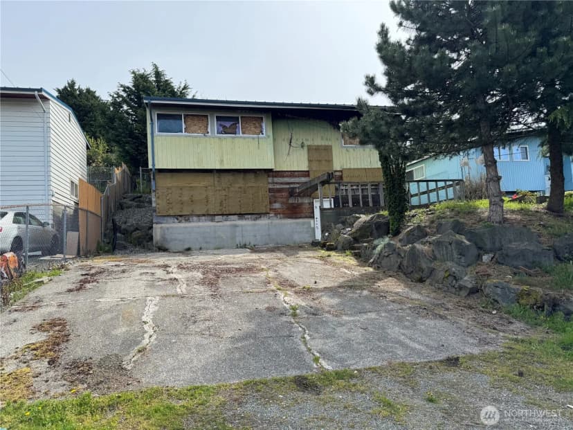 Property photo for 13745 42nd Avenue S, Tukwila photo 31