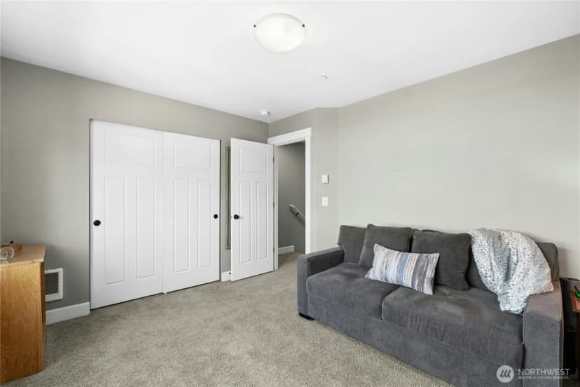 Property photo for 1340 Brooklyn Walk Ne, Issaquah photo 15