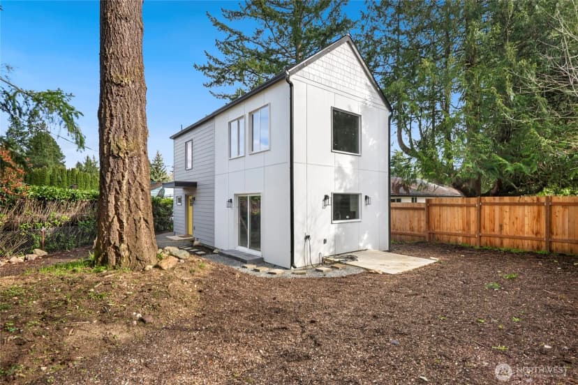 Property photo for 1404 N 136th Street, Seattle photo 11