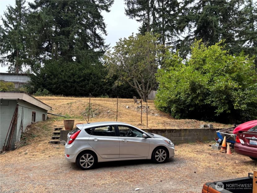 Property photo for 15739 Densmore Avenue N, Shoreline photo 8