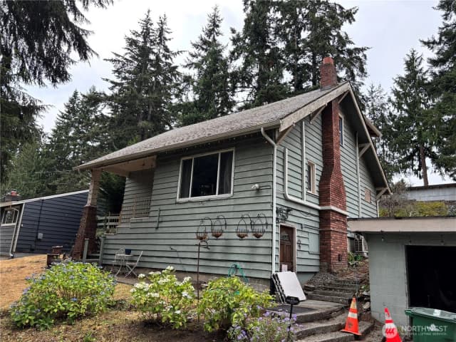 Property photo for 15739 Densmore Avenue N, Shoreline photo 4