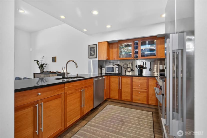 Property photo for 2518 E Roy Street, Seattle photo 10