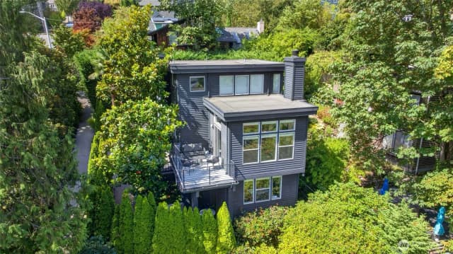 Property photo for 2518 E Roy Street, Seattle, WA 98112