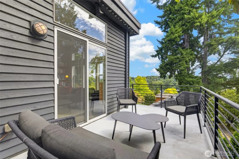 Property photo for 2518 E Roy Street, Seattle photo 34