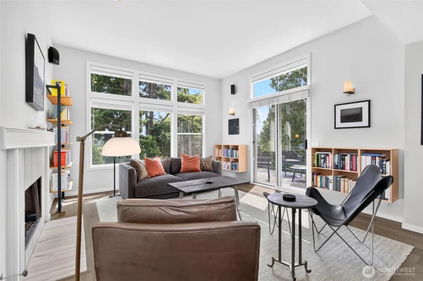 Property photo for 2518 E Roy Street, Seattle photo 9
