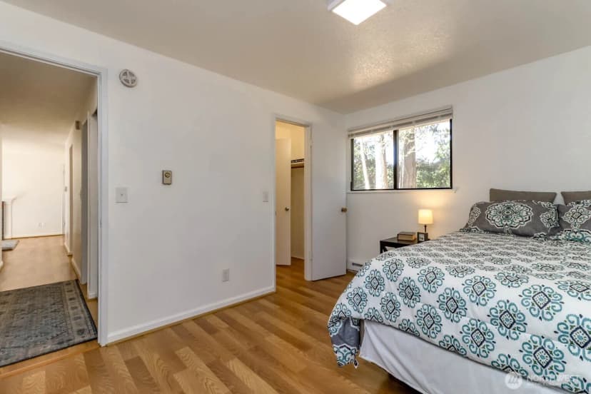 Property photo for 30303 6th Avenue Sw, Federal Way photo 11