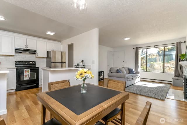 Property photo for 30303 6th Avenue Sw, Federal Way photo 5