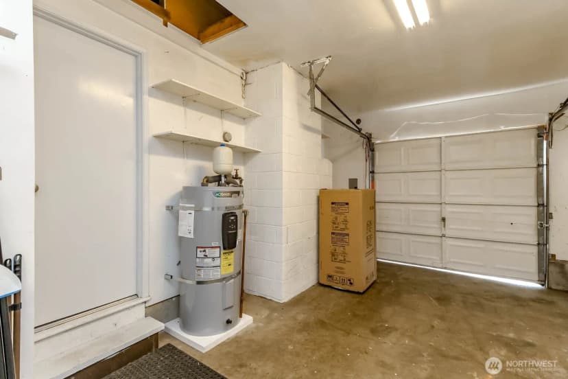 Property photo for 30303 6th Avenue Sw, Federal Way photo 17