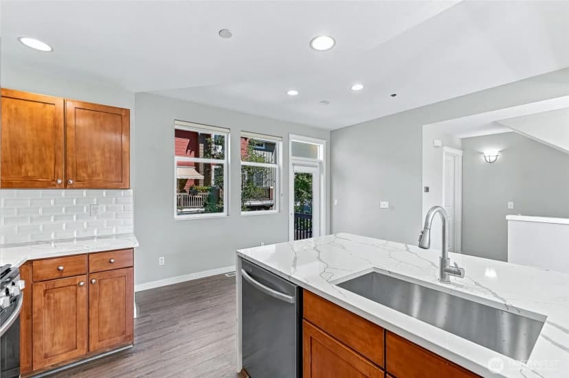 Property photo for 1771 25th Avenue Ne, Issaquah photo 11