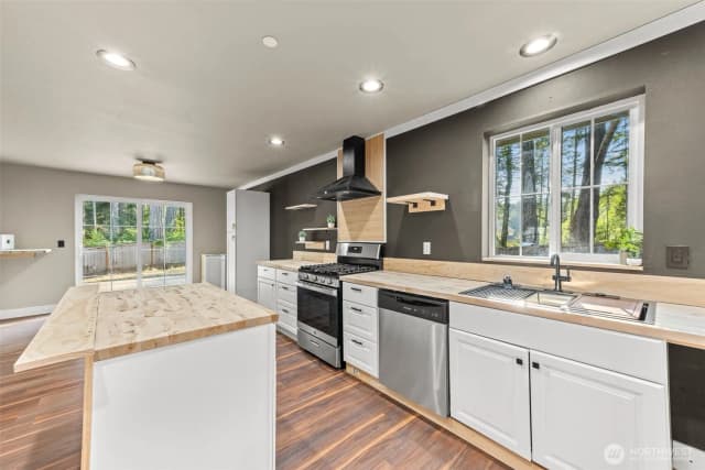 Property photo for 19716 20th Street Sw, Lakebay photo 2