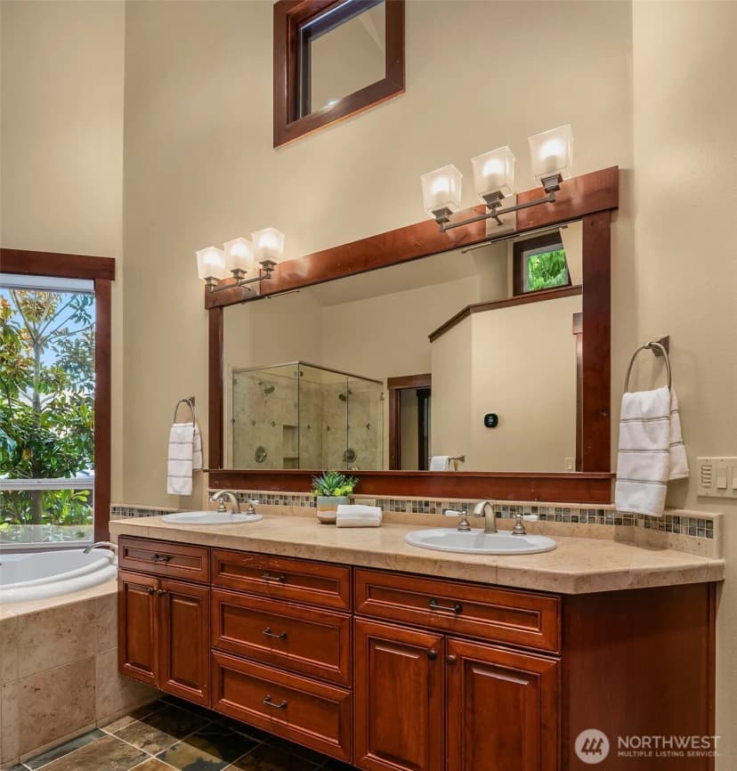 Property photo for 1624 Mallard Lane, Bellevue photo 20