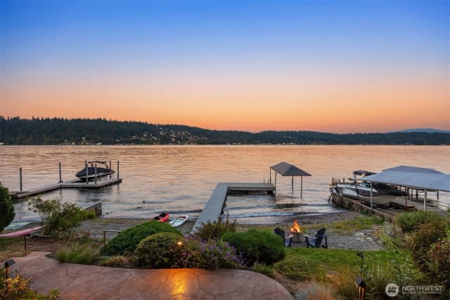 Property photo for 1624 Mallard Lane, Bellevue photo 3
