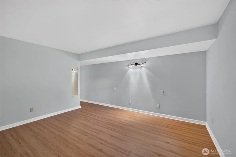 Property photo for 13730 15th Avenue Ne #a102, Seattle photo 21