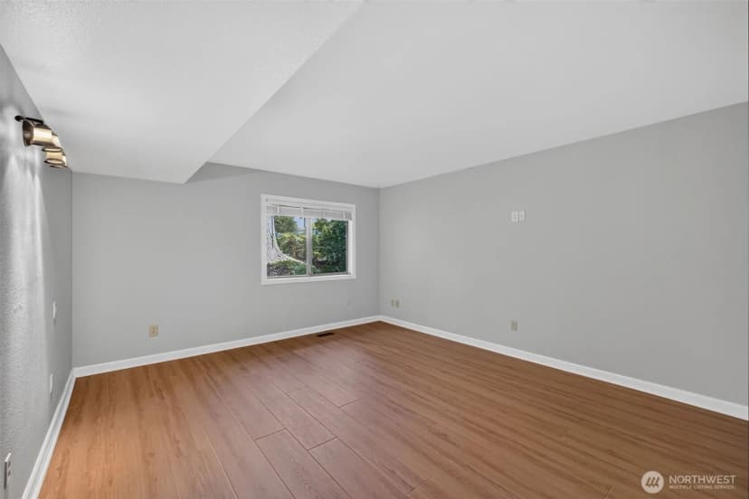 Property photo for 13730 15th Avenue Ne #a102, Seattle photo 20