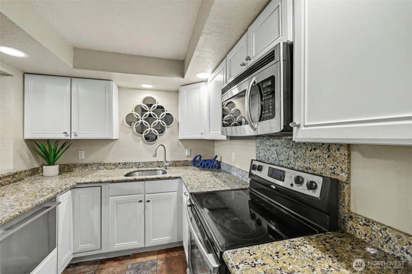 Property photo for 140 Summit Avenue N #a-7, Kent photo 7