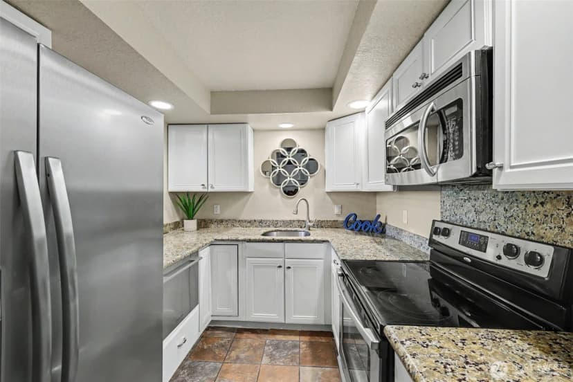 Property photo for 140 Summit Avenue N #a-7, Kent photo 8