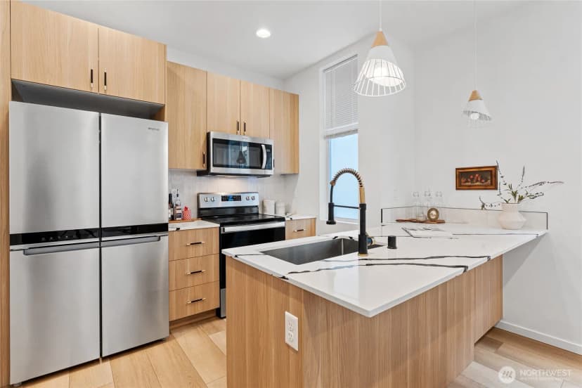 Property photo for 4540 40th Avenue Sw, Seattle photo 11