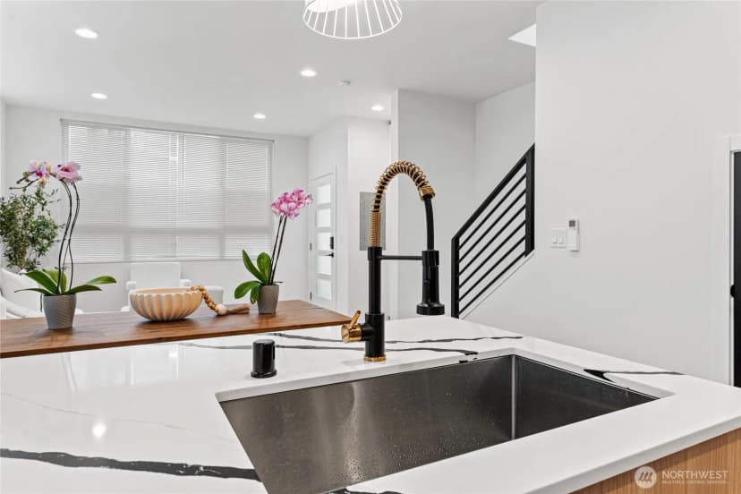 Property photo for 4540 40th Avenue Sw, Seattle photo 14