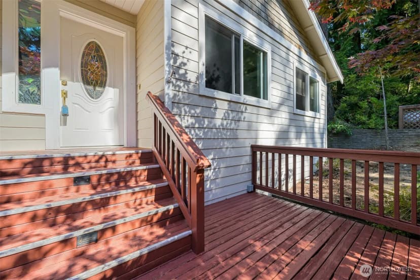 Property photo for 55 Lake Louise Drive, Bellingham photo 3
