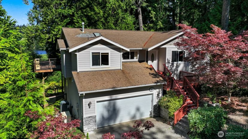 Property photo for 55 Lake Louise Drive, Bellingham photo 2