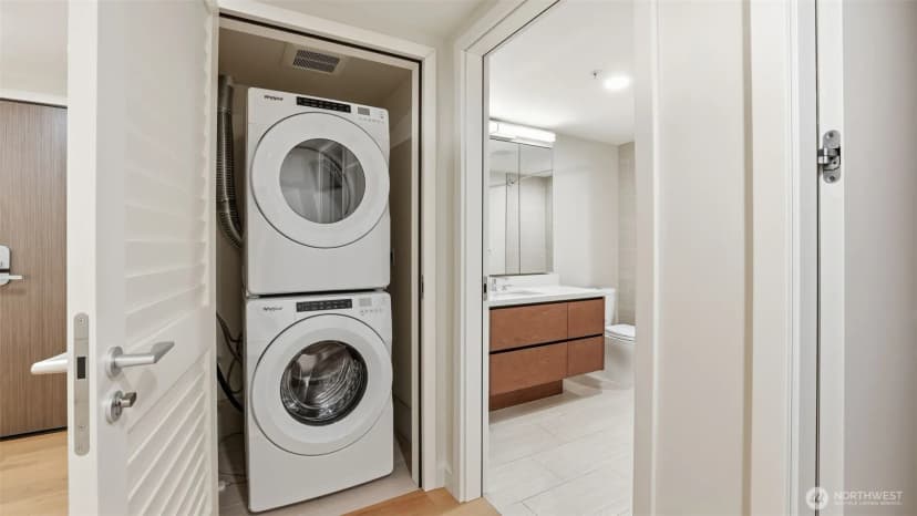 Property photo for 121 Stewart Street #905, Seattle photo 16