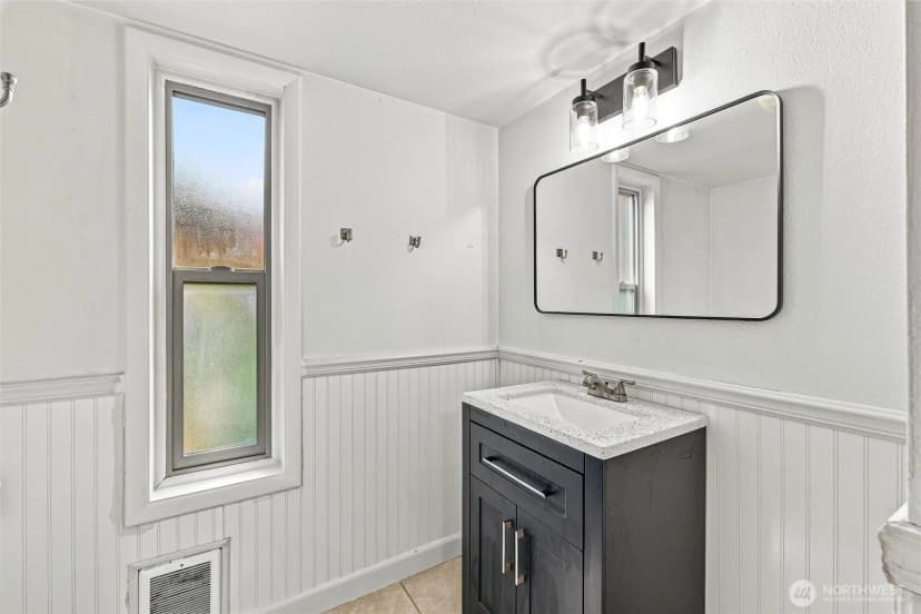 Property photo for 924 N Garden Street #203, Bellingham photo 10
