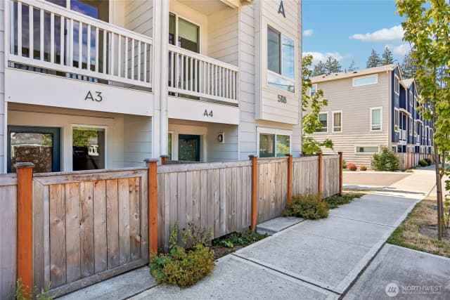 Property photo for 5118 164th Street Sw #a3, Edmonds photo 2