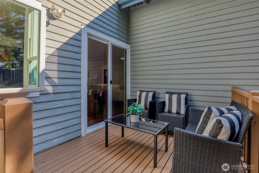 Property photo for 13715 26th Avenue Ne, Seattle photo 11