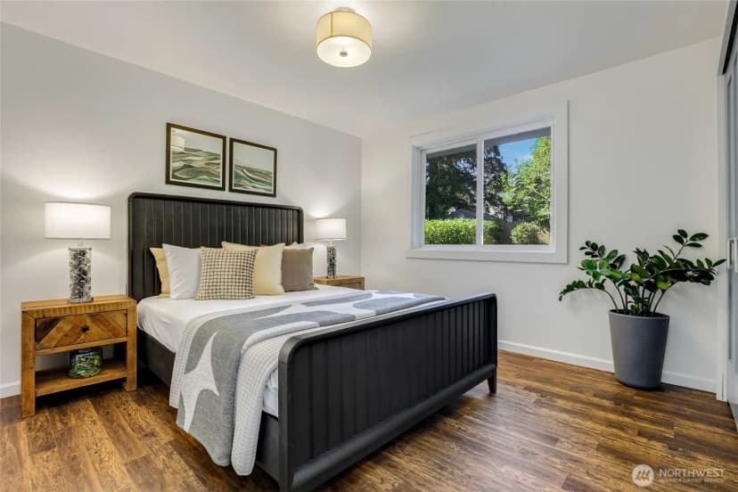 Property photo for 13715 26th Avenue Ne, Seattle photo 15