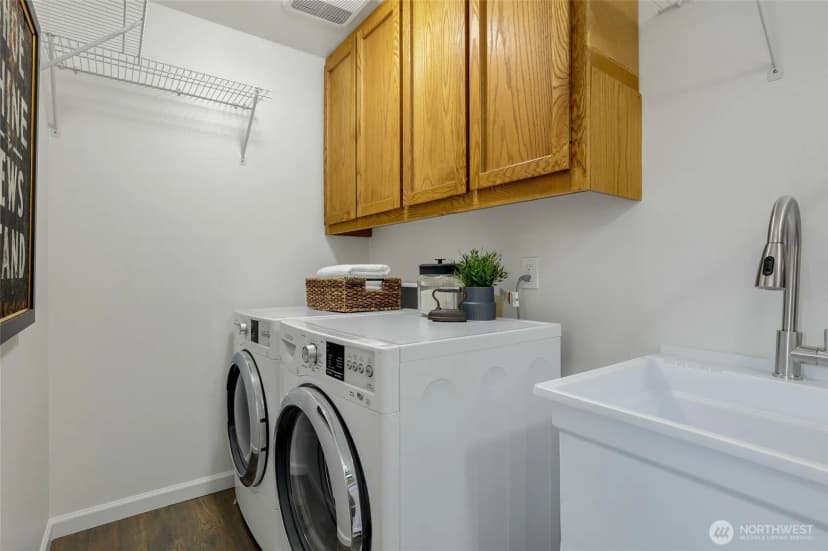 Property photo for 13715 26th Avenue Ne, Seattle photo 17