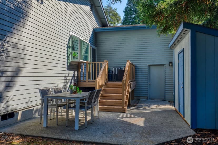 Property photo for 13715 26th Avenue Ne, Seattle photo 21