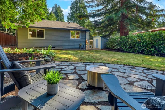 Property photo for 13715 26th Avenue Ne, Seattle photo 5