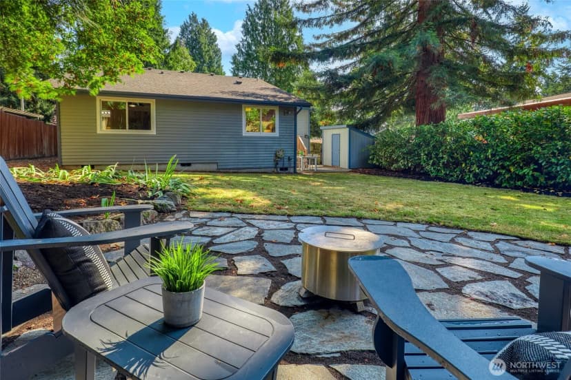 Property photo for 13715 26th Avenue Ne, Seattle photo 5