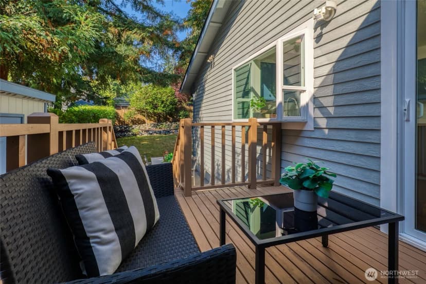 Property photo for 13715 26th Avenue Ne, Seattle photo 10
