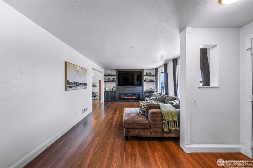 Property photo for 1015 S 25th Street, Mount Vernon photo 6