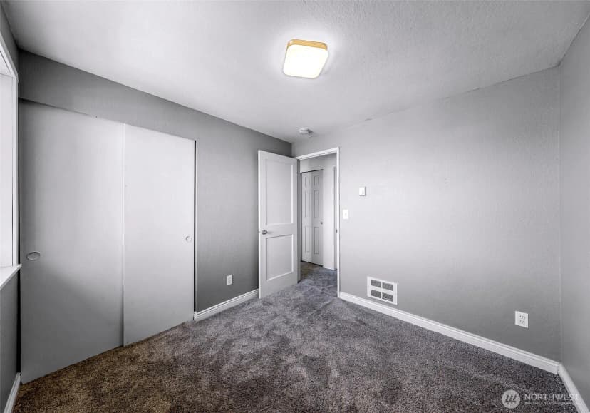 Property photo for 1015 S 25th Street, Mount Vernon photo 32