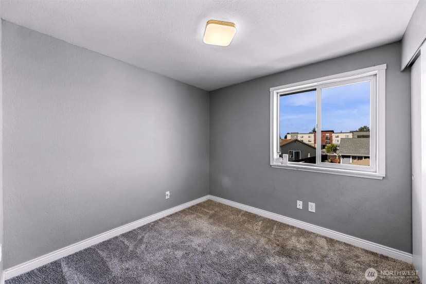 Property photo for 1015 S 25th Street, Mount Vernon photo 31