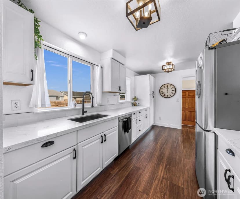 Property photo for 1015 S 25th Street, Mount Vernon photo 12
