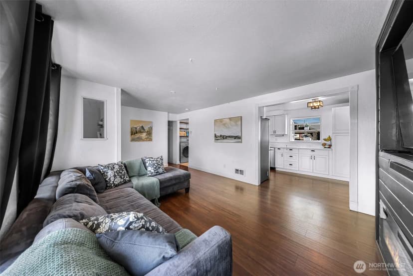 Property photo for 1015 S 25th Street, Mount Vernon photo 10