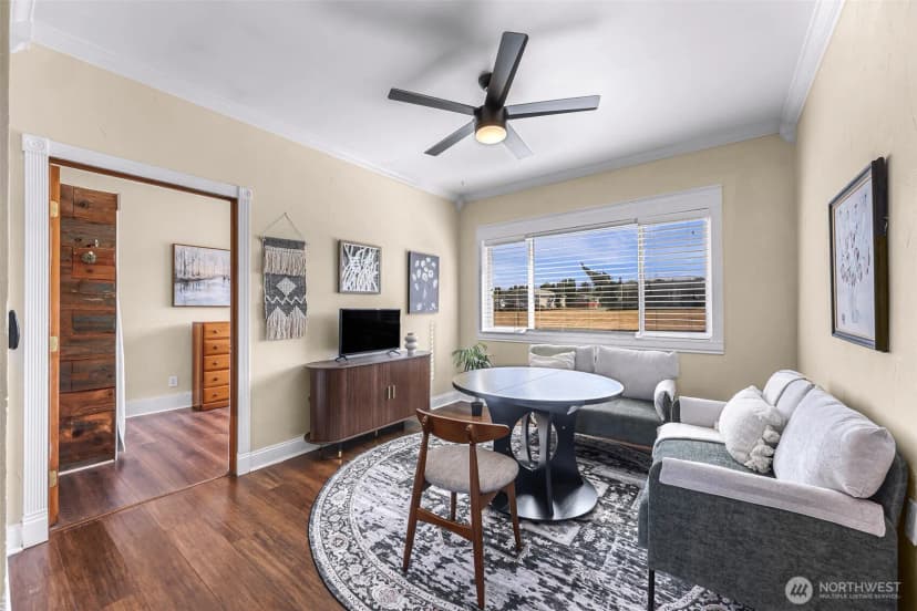 Property photo for 1015 S 25th Street, Mount Vernon photo 18
