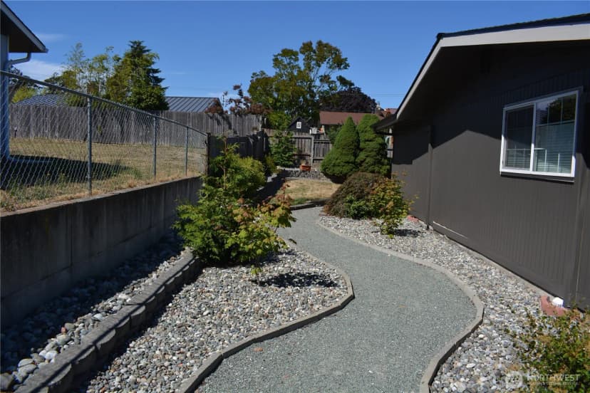 Property photo for 520 Sw 4th Avenue Sw, Oak Harbor photo 24